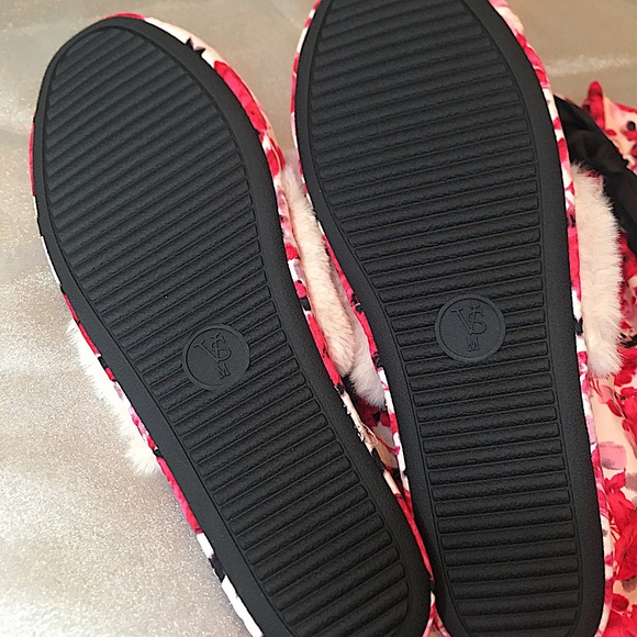🌹NEW VICTORIA’S SECRET FLORAL SATIN SLIPPERS - Picture 3 of 8